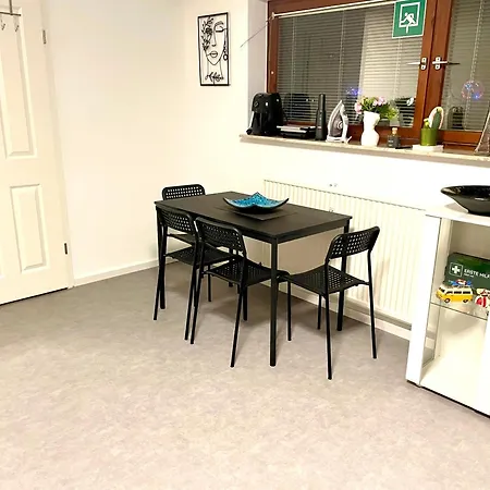 Modern Urban Studio Apartment S-Bahn 27Qm For 6 Persons Mercedes-Benz Magstadt Buitenkant foto